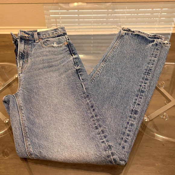 American Eagle Outfitters Denim - American Eagle Outfitters Faded Blue Straight Leg Jeans